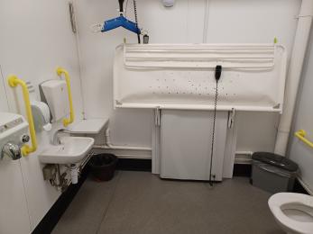 Hoist and Changing table in space to change