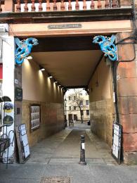 Pedestrian passage from the Royal Mile to Makars' Court
