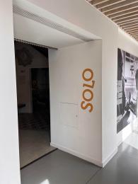 Solo gallery entrance from the Crocodile corridor
