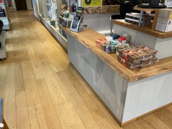 Lowered counter in the visitor centre shop