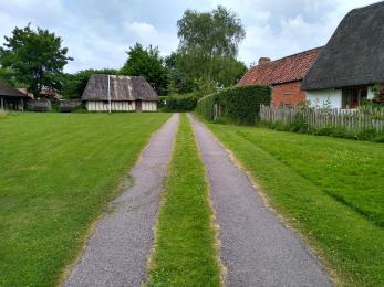 Path to main museum site