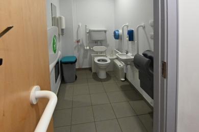 Accessible toilet in Centre