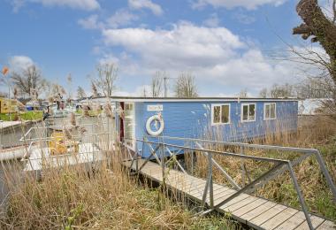 Coot Club houseboat 