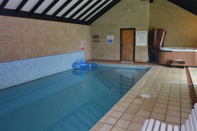 Swimming Pool and Hot Tub at Robin Hill Farm Cottages