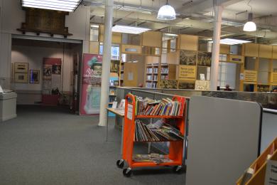 This photo shows the path through the library to the special exhibition entrance.