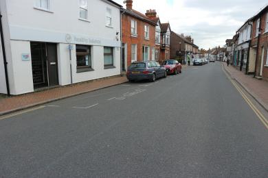 Wider view of the disabled parking bay on High Street, Great Missenden
