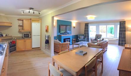 Highland Lodge open plan Lounge view