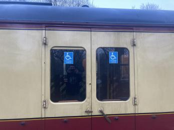 Fuss-free carriage signs
