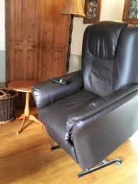 Electric raising & reclining chair