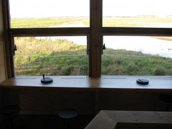 The window opening in the Purfleet Hide is with a winding mechanism which can be a bit stiff.
