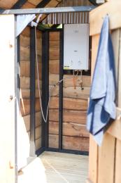 Meadow Escape shower at Sibbecks Farm Glamping