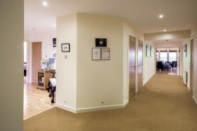 Main corridor to guest lounge