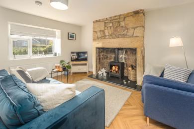 Lilac Cottage - Living Room