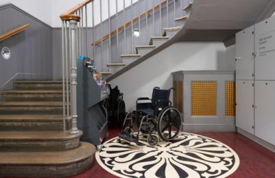 Modern Two - Level 0 - Lockers and wheelchairs to borrow