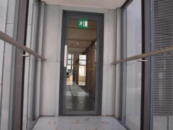 Clubroom access (from lift): Doorway
