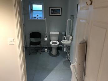 Room 5 Bathroom 