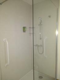 Room 7 shower