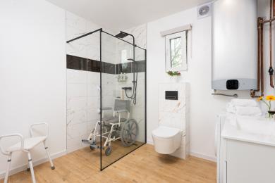 Wet-room in Quartz with additional equipment