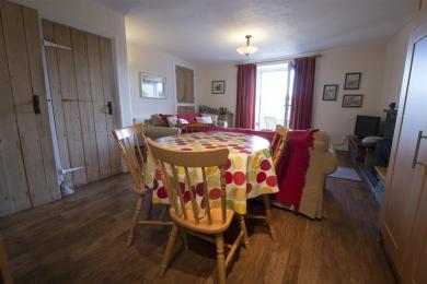 Bank Top Cottage Dining Area
