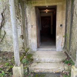 The front door of the Manor House has two steps.