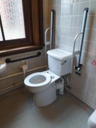Men's accessible toilet