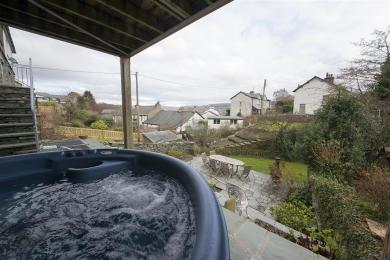 Netherbeck Cottage Hot Tub