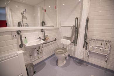 The Skye Inn accessible bathroom