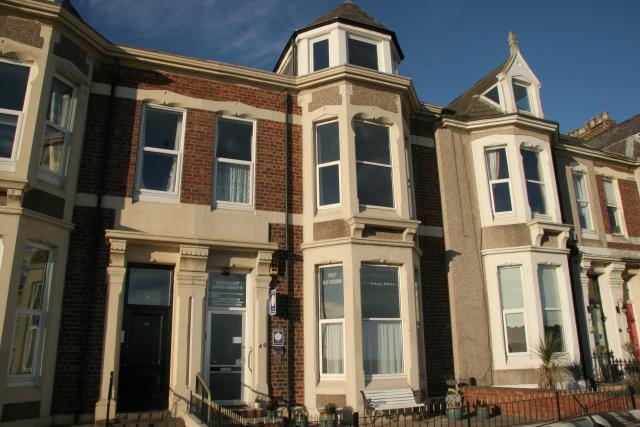 Seafront Apartments is located in a magnificent Victorian terrace on the seafront in Cullercoats